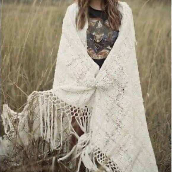 Reserved- Spell White sands crochet blanket and pillow cover set & Sienna mini - Picture 3 of 14